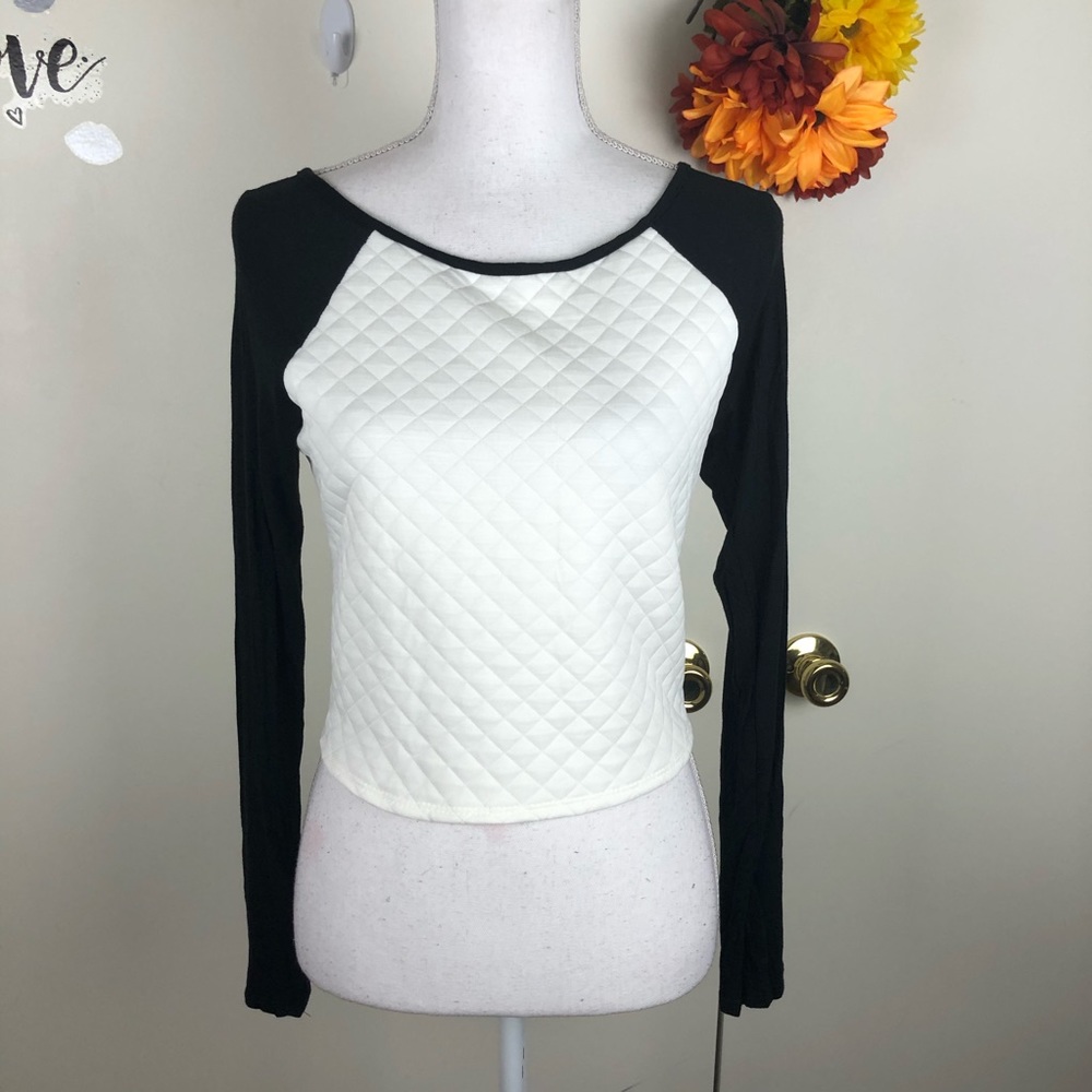 KRUSH LONG SLEEVE QUILTED SHORT CROP TOP SZ MED